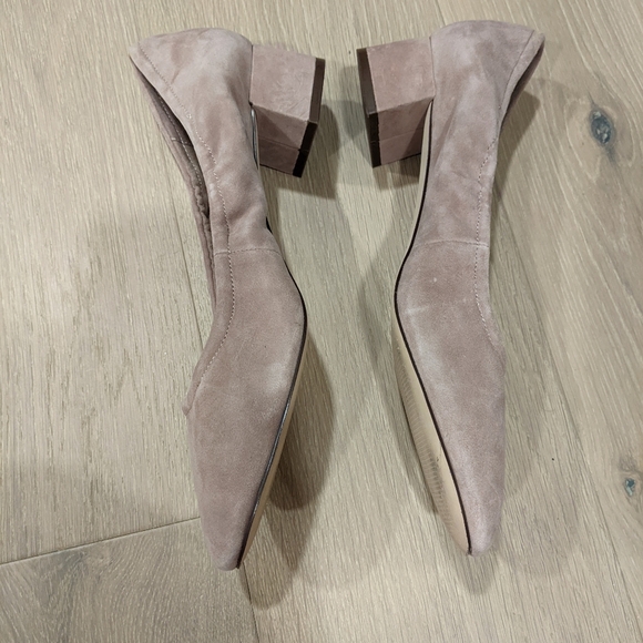 Tan Suede low heels - Picture 4 of 12